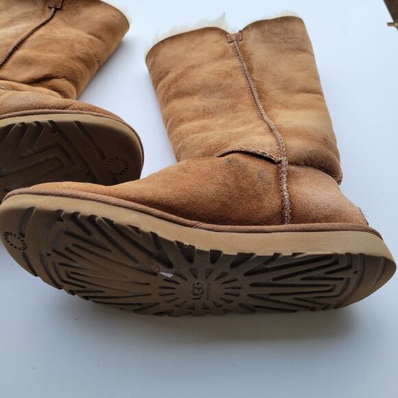 UGG BAILEY BUTTON TRIPLET II WATER RESISTANT BOOTS - Picture 9 of 12